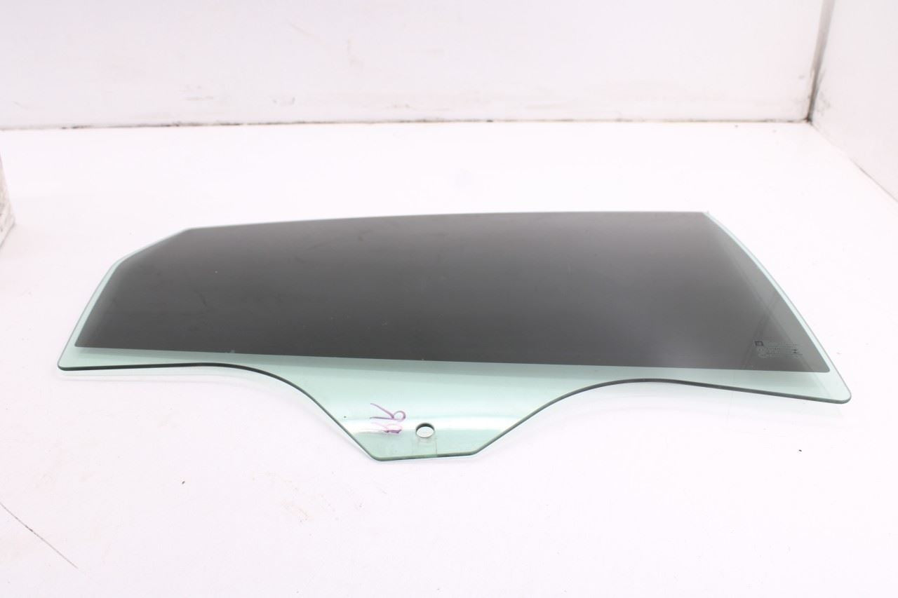 2017-2019 Buick LaCrosse Premium Rear Right Door Window Movable Glass 229739915
