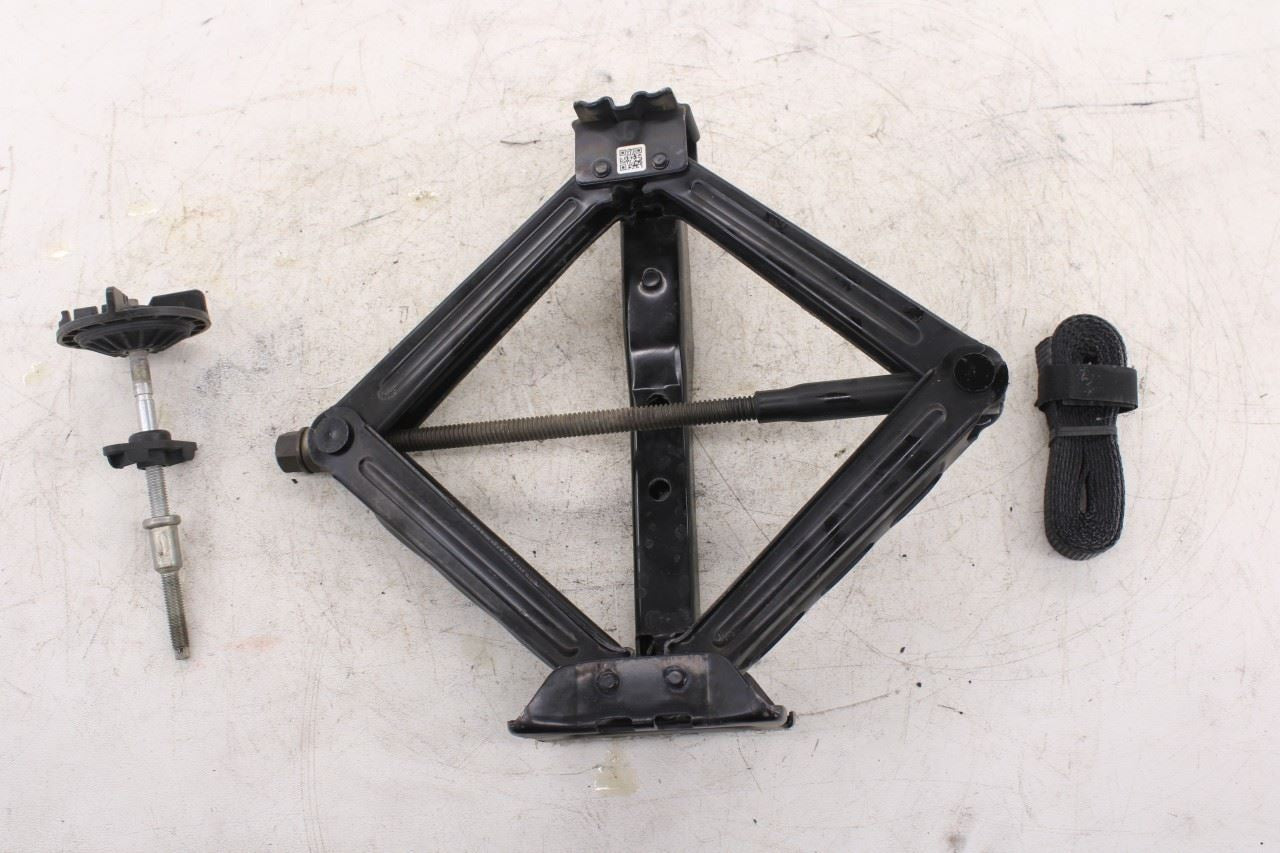 2020-26 Ford Explorer Interceptor Scissor Lift Jack and Tool Kit LB5C-17A078-AA0