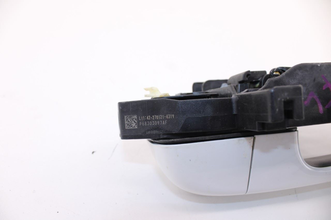 2019-24 Ram 1500 Big Horn Crew Cab 5.7L 4WD Front Left Side Door Exterior Handle4