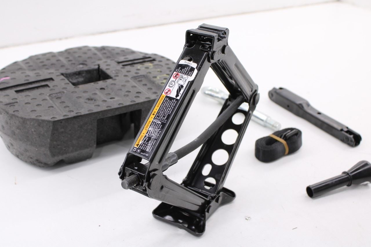 18-24 Chevrolet Equinox LT 1.5L Lift Jack and Tool Kit w/ Foam Holder Container7