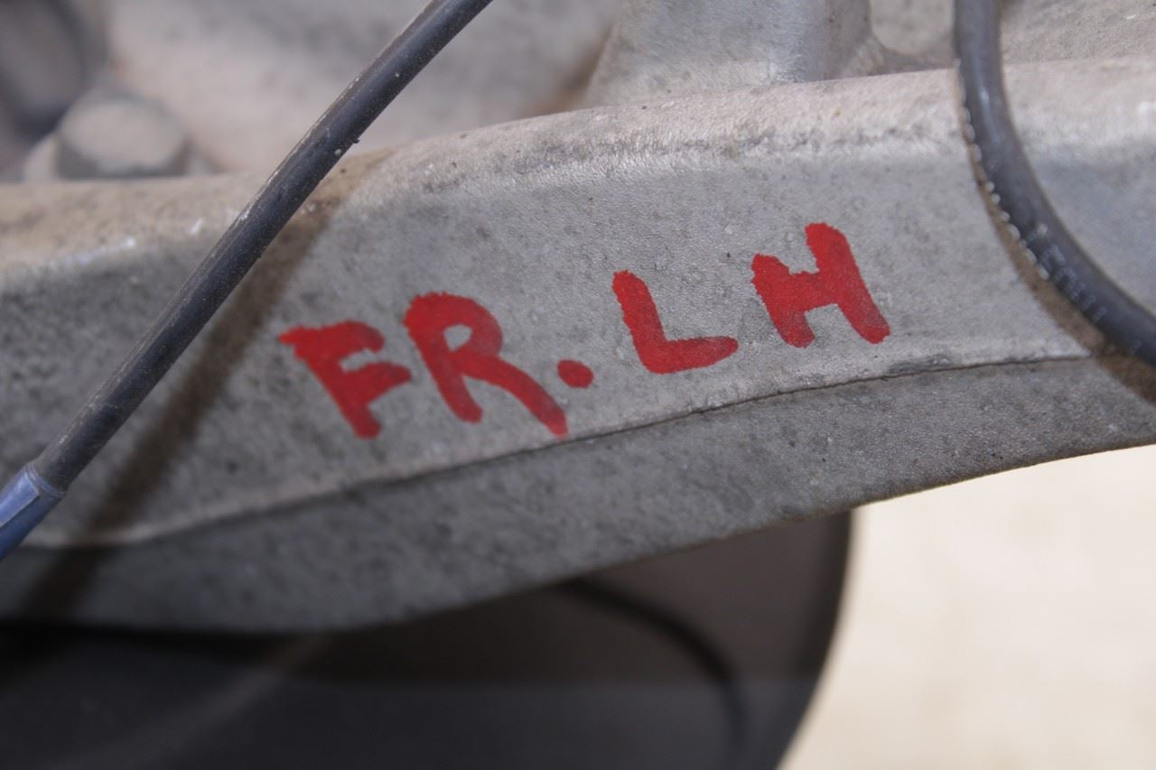 2016-2021 Jeep Grand Cherokee Summit Front Left Driver Side Spindle Knuckle Hub - Alshned Auto Parts