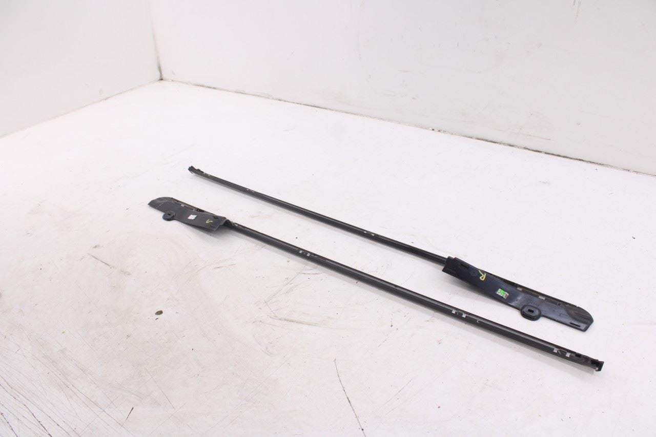 08-20 Dodge Grand Caravan SXT Rear RH and LH Quarter Panel Exterior Molding Set9