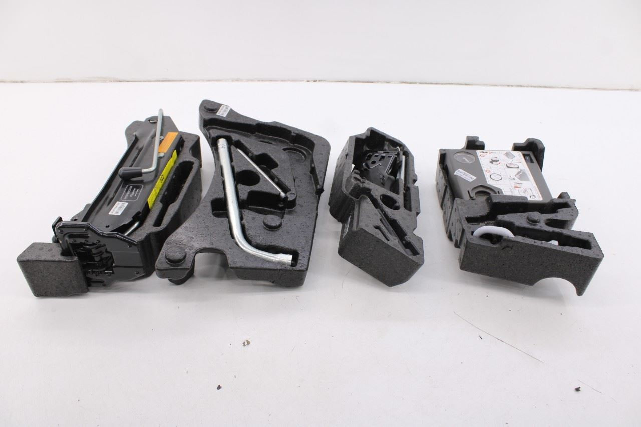 2011-18 Porsche Cayenne S Lifting Jack and Tool Kit w/ Containers and Compressor0