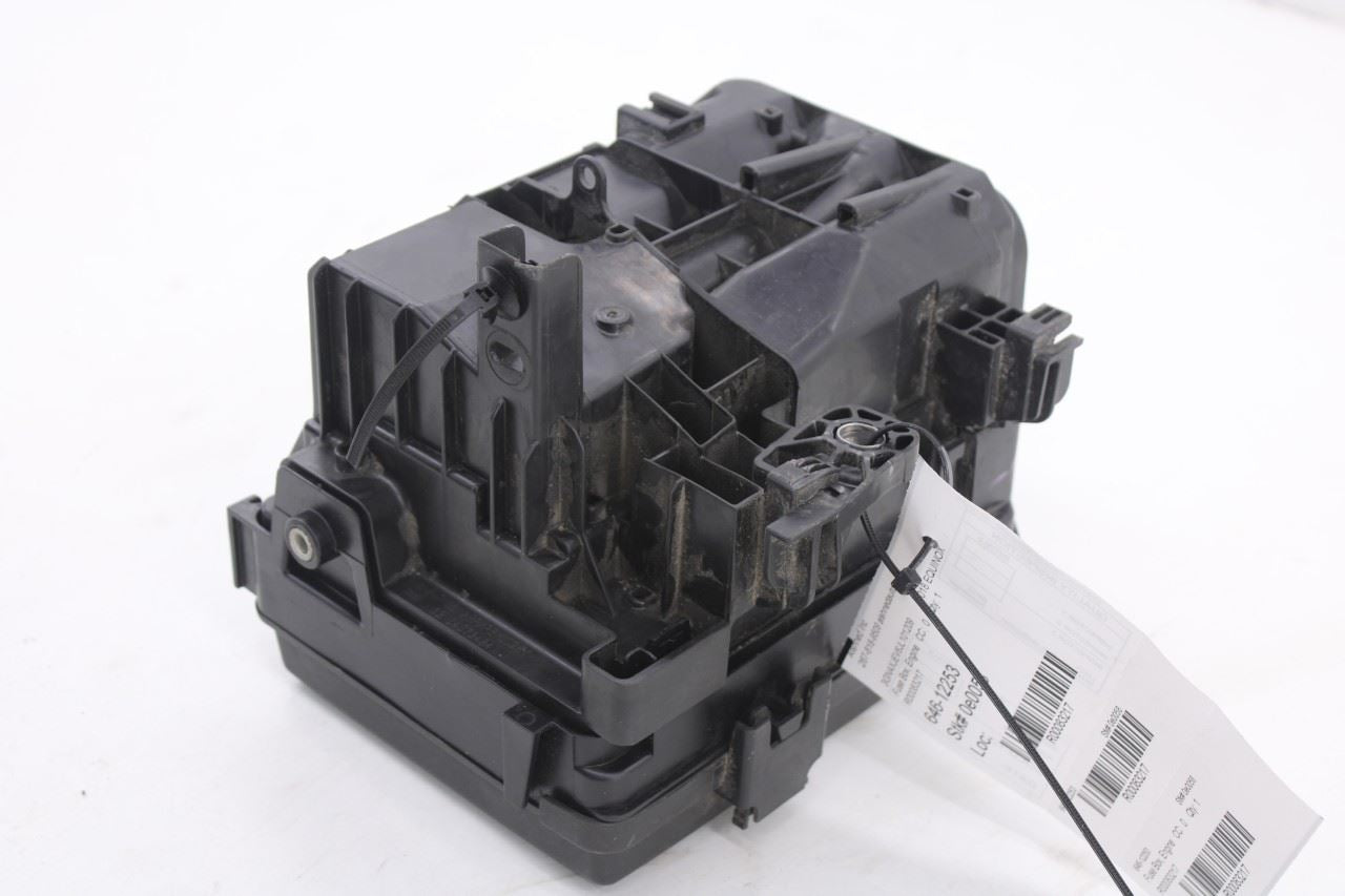 2018-21 Chevrolet Equinox LT 1.5L Engine Bay Fuse Relay Junction Block 2324668211