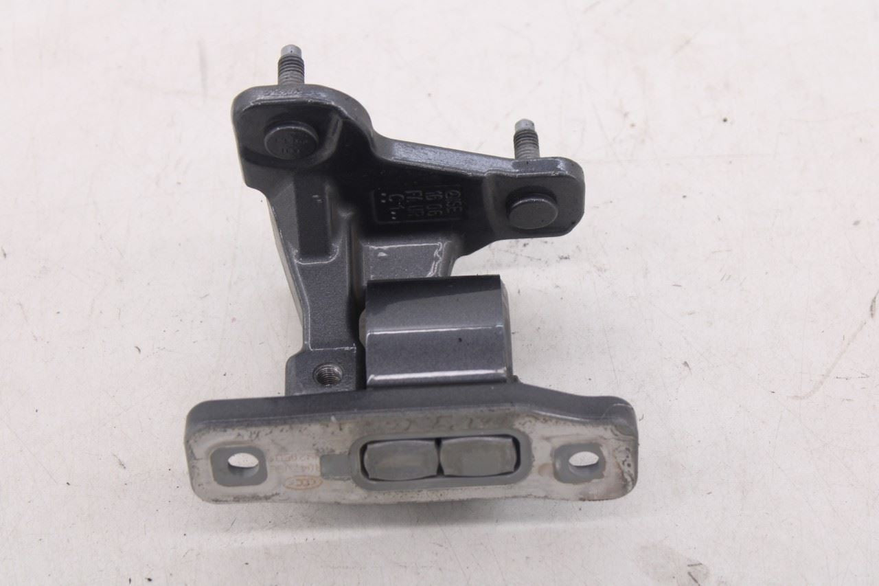 2015-2021 Mercedes-Benz C300 4Matic Front Right Side Door Hinge Upper and Lower12