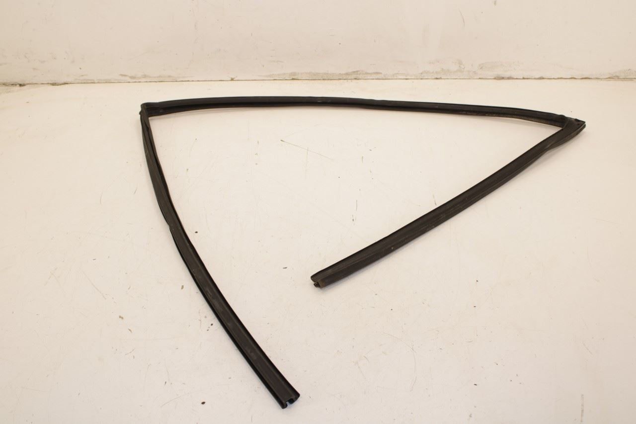 14-20 Infiniti QX60 Pure Front Right Door Run Channel w/ Belt Inner Weatherstrip - Alshned Auto Parts