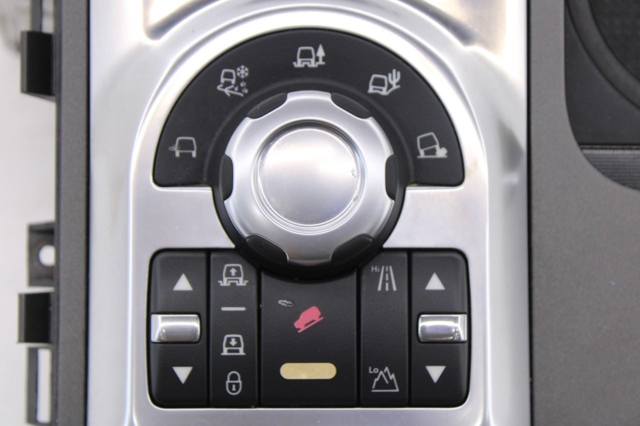 10-12 Land Rover Range Rover HSE Console Shifter Bezel Trim and Traction Control4