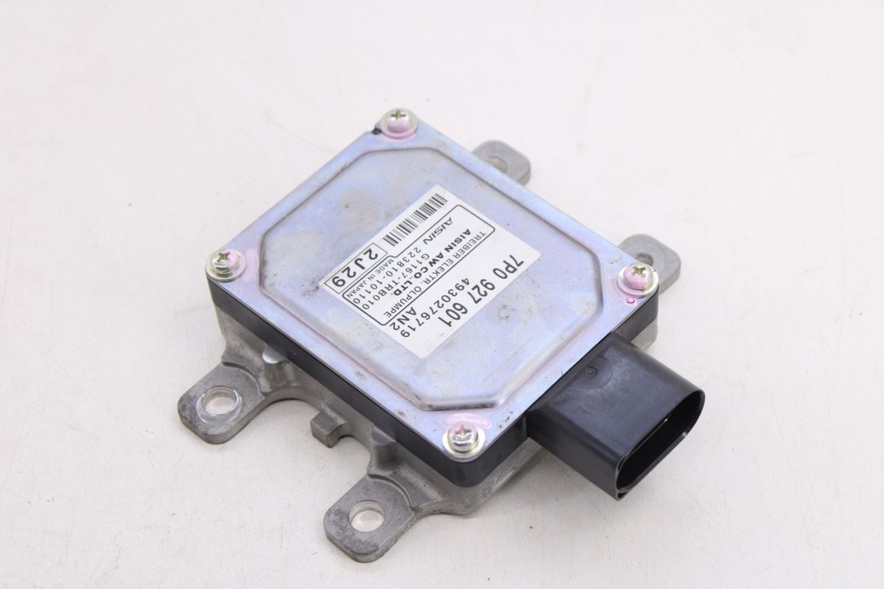 2011-2014 Porsche Cayenne S 4.8L Hydraulic Oil Pump Control Module 7P0927601 OEM3