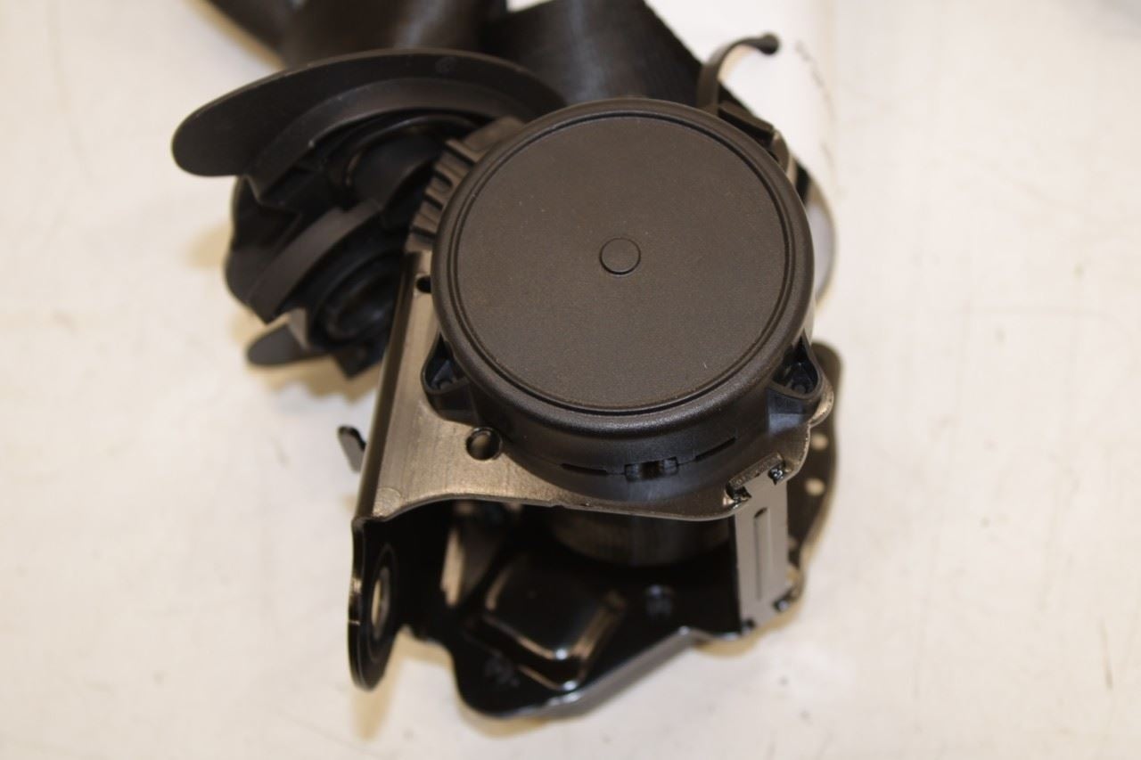 18-24 Volkswagen Atlas S 3.6L Rear Driver Left Side 2nd Row Seat Belt Retractor - Alshned Auto Parts