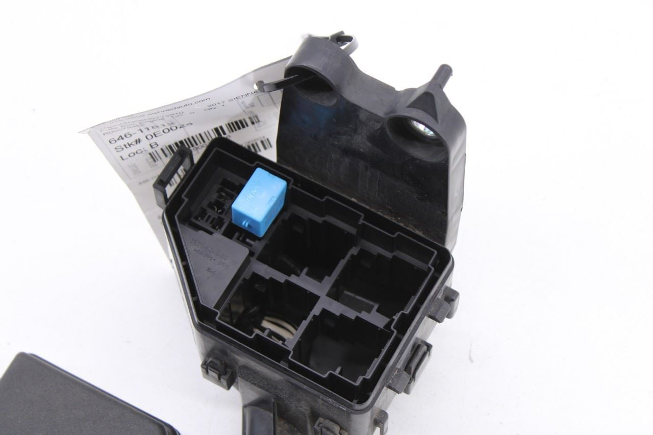 2016-2018 Toyota Sienna LE 3.5L FWD Engine Bay Fuse Relay Box 82672-08130 OEM - Alshned Auto Parts
