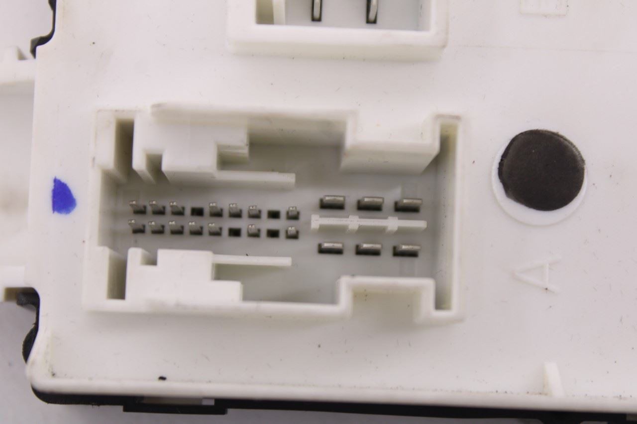 2015 Dodge Durango SXT Body Computer Control Module BCM BCU 68236139AF OEM - Alshned Auto Parts