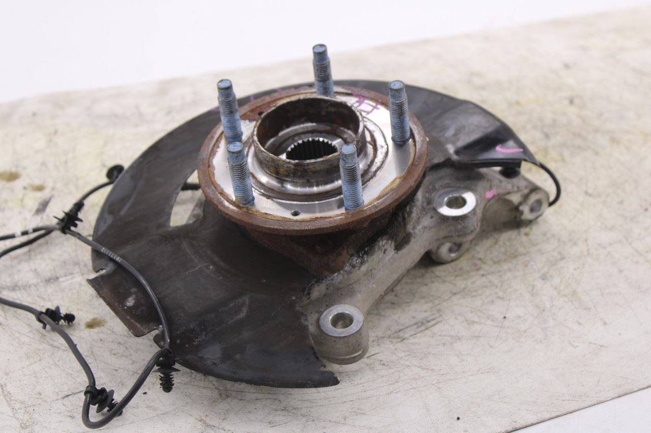 18-24 Chevrolet Equinox LT 1.5L FWD Front Passenger RH Side Spindle Knuckle Hub3