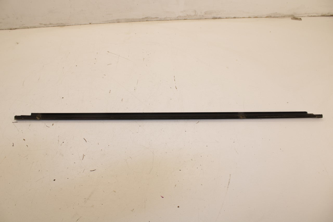 18-25 Volkswagen Atlas S RR LH Door Run Channel w/ Belt Molding and Weatherstrip - Alshned Auto Parts