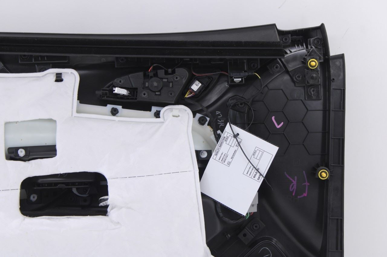 2018-2021 Chevrolet Equinox LT Front Right Side Door Trim Panel 84736140 OEM19