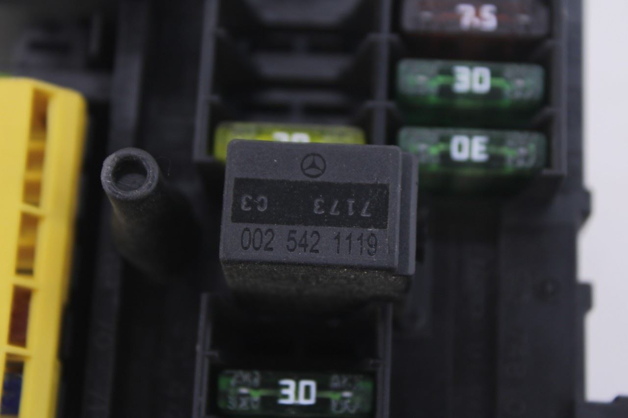 08-09 Mercedes-Benz C350 Sport 3.5L RWD Rear Trunk SAM Fuse Relay Junction Block - Alshned Auto Parts