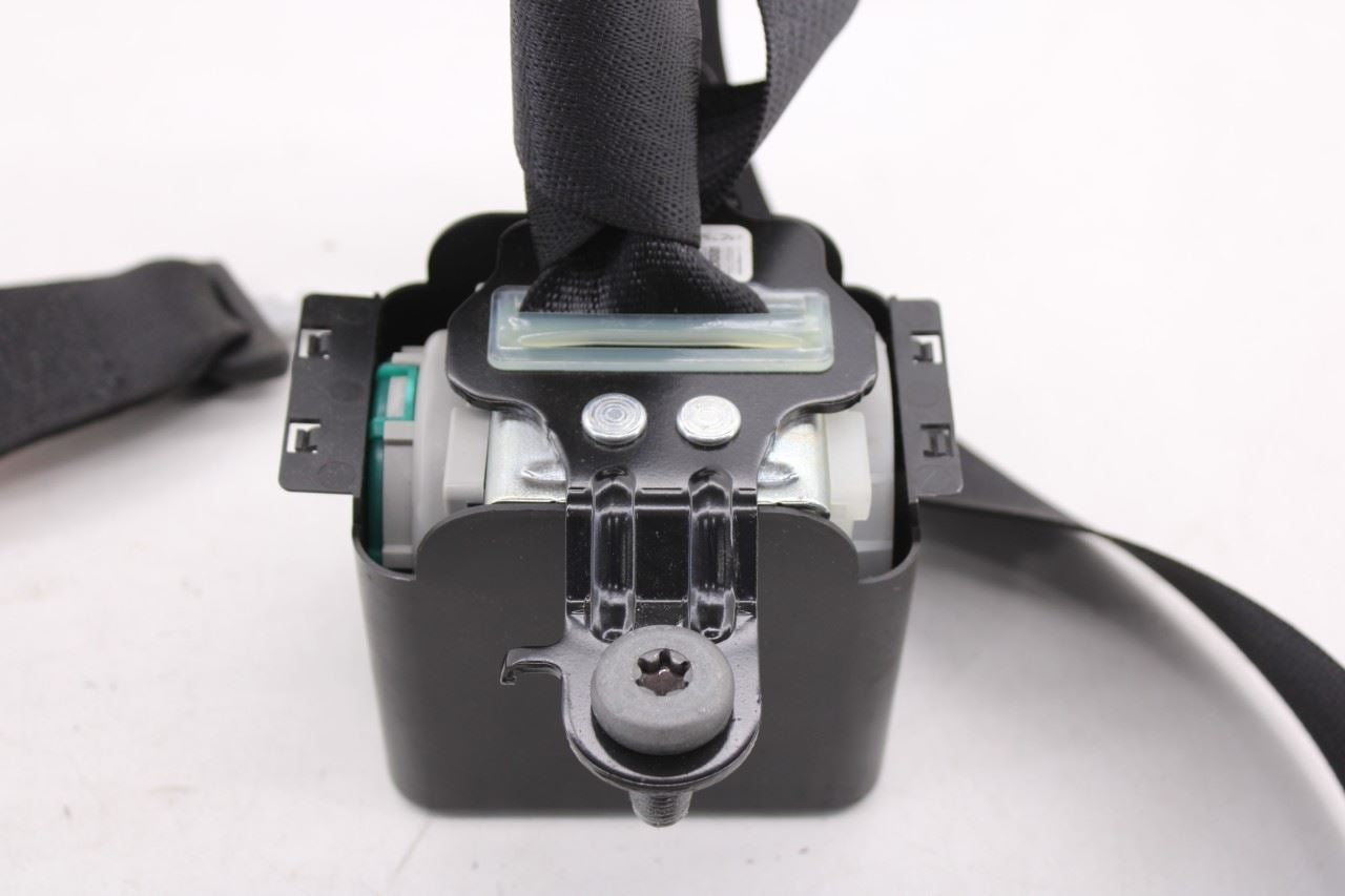2017-19 Buick LaCrosse Premium 3.6L AWD Rear Center 2nd Row Seat Belt Retractor4