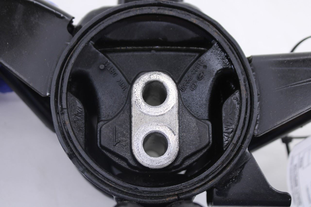 21-23 Hyundai Santa Fe SEL 2.5L AWD Left Side Transmission Mount Support Bracket - Alshned Auto Parts