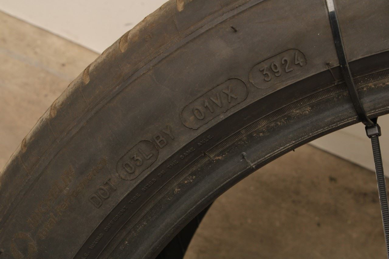 2024 Tire Michelin Pilot Sport All Season 4 255/40ZR19 100Y R811916
