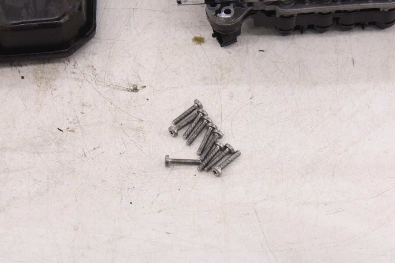 04-06 Mercedes-Benz E500 5.0L 7-Spd Auto Transmission Valve Body 2202703106 OEM9