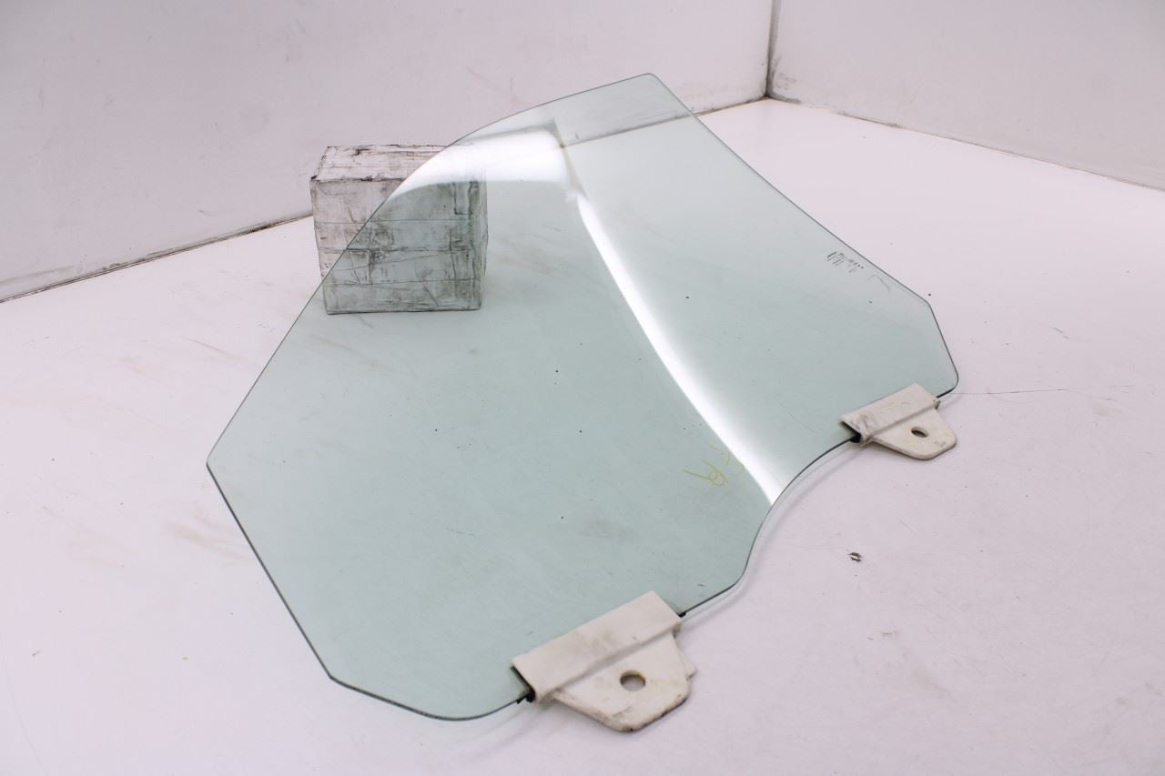 2011-2026 Dodge Durango SXT Front Right Door Window Movable Glass 68068670AC7