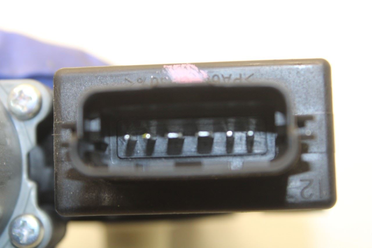 2019-2020 KIA Sorento LX Front Right Door Power Window Motor 82460-C5220 OEM - Alshned Auto Parts