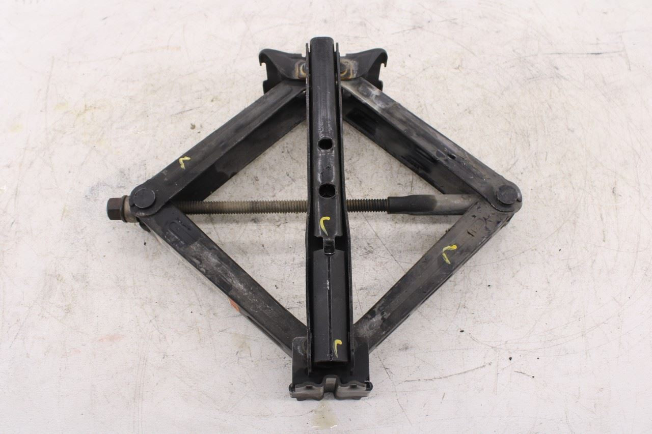 2020-26 Ford Explorer Interceptor Scissor Lift Jack and Tool Kit LB5C-17A078-AA7