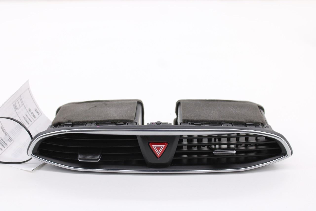 2019-23 Hyundai Santa Fe SEL Center Dash Air Vent Grille w/ Hazard Switch *ReaD*0