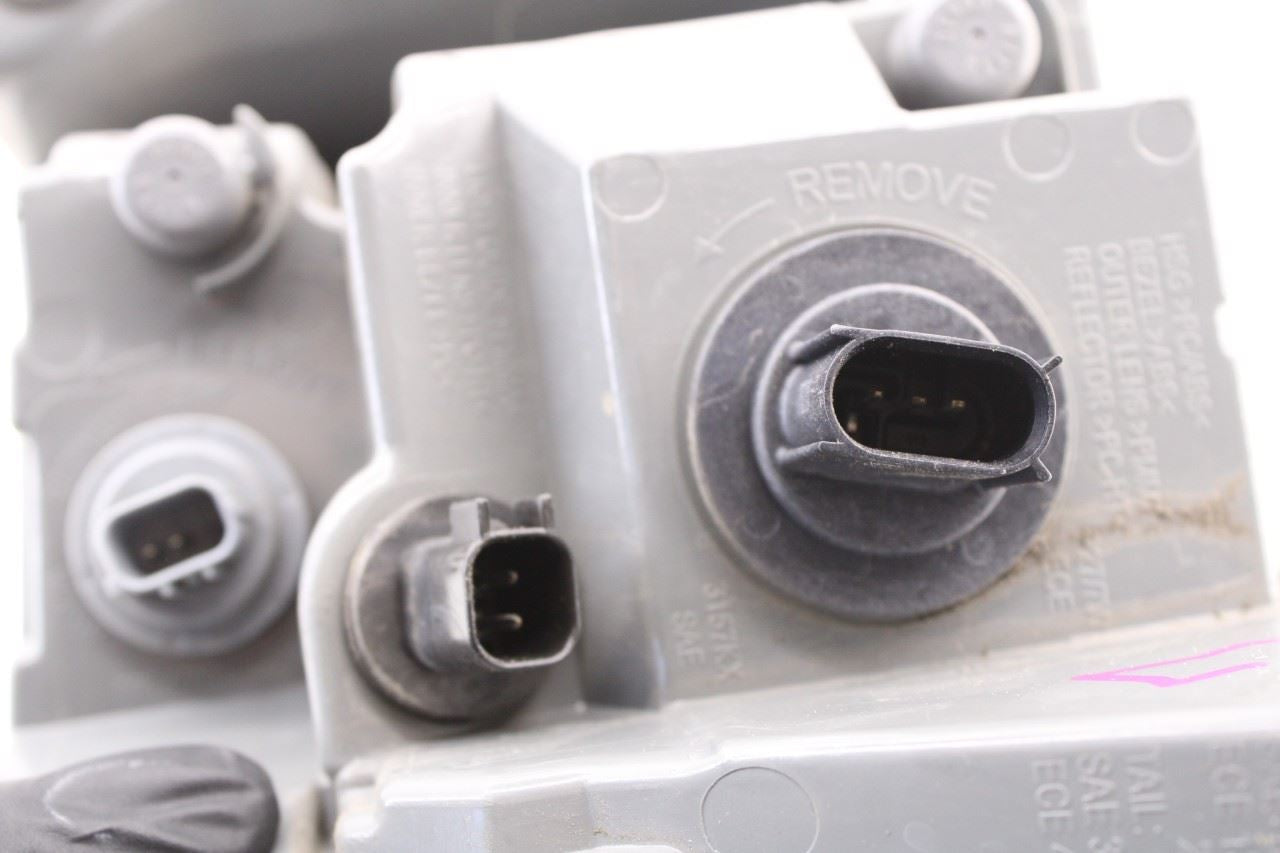 2014-2018 Jeep Grand Cherokee Limited Rear Left Driver Side Tail Light Lamp - Alshned Auto Parts