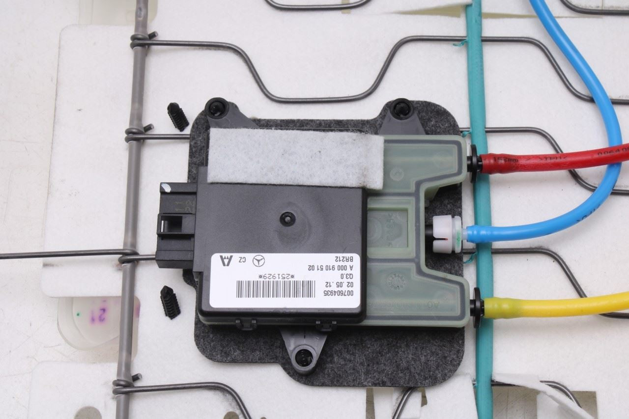 10-16 Mercedes-Benz E350 Sport 4Matic Front Seat Left Side Upper Lumbar Support - Alshned Auto Parts