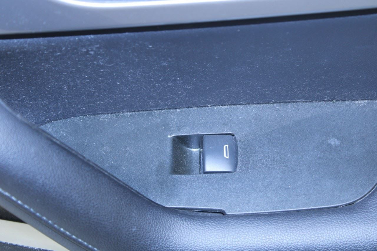 2019-2022 Chevrolet Blazer 2LT Front Right Passenger Door Trim Panel 84997665 - Alshned Auto Parts