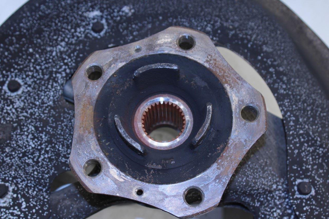 10-16 Porsche Panamera 4 3.6L AWD Front Passenger Right Side Spindle Knuckle Hub - Alshned Auto Parts