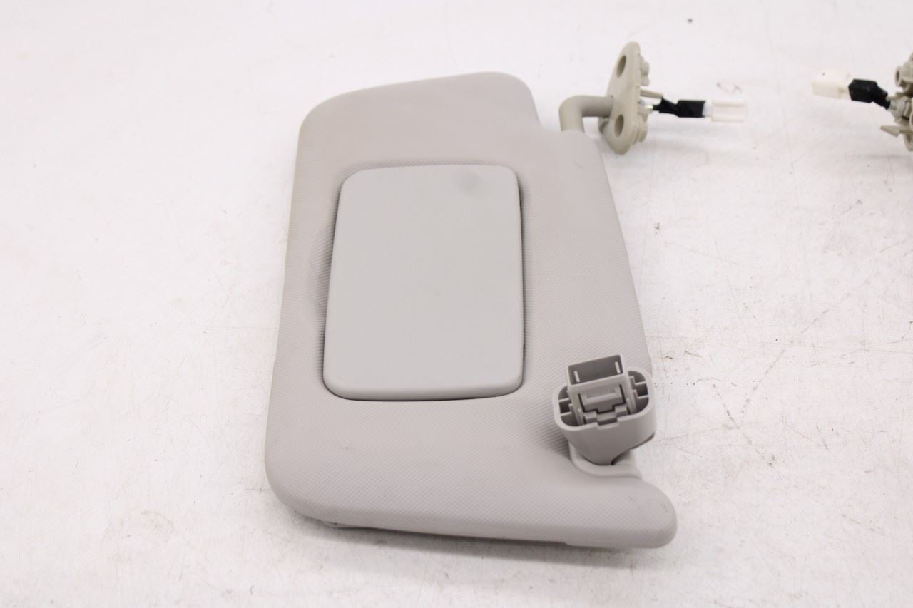 17-23 Subaru Impreza Limited Front RH and LH Sun Visor Set w/ Illuminated Mirror9