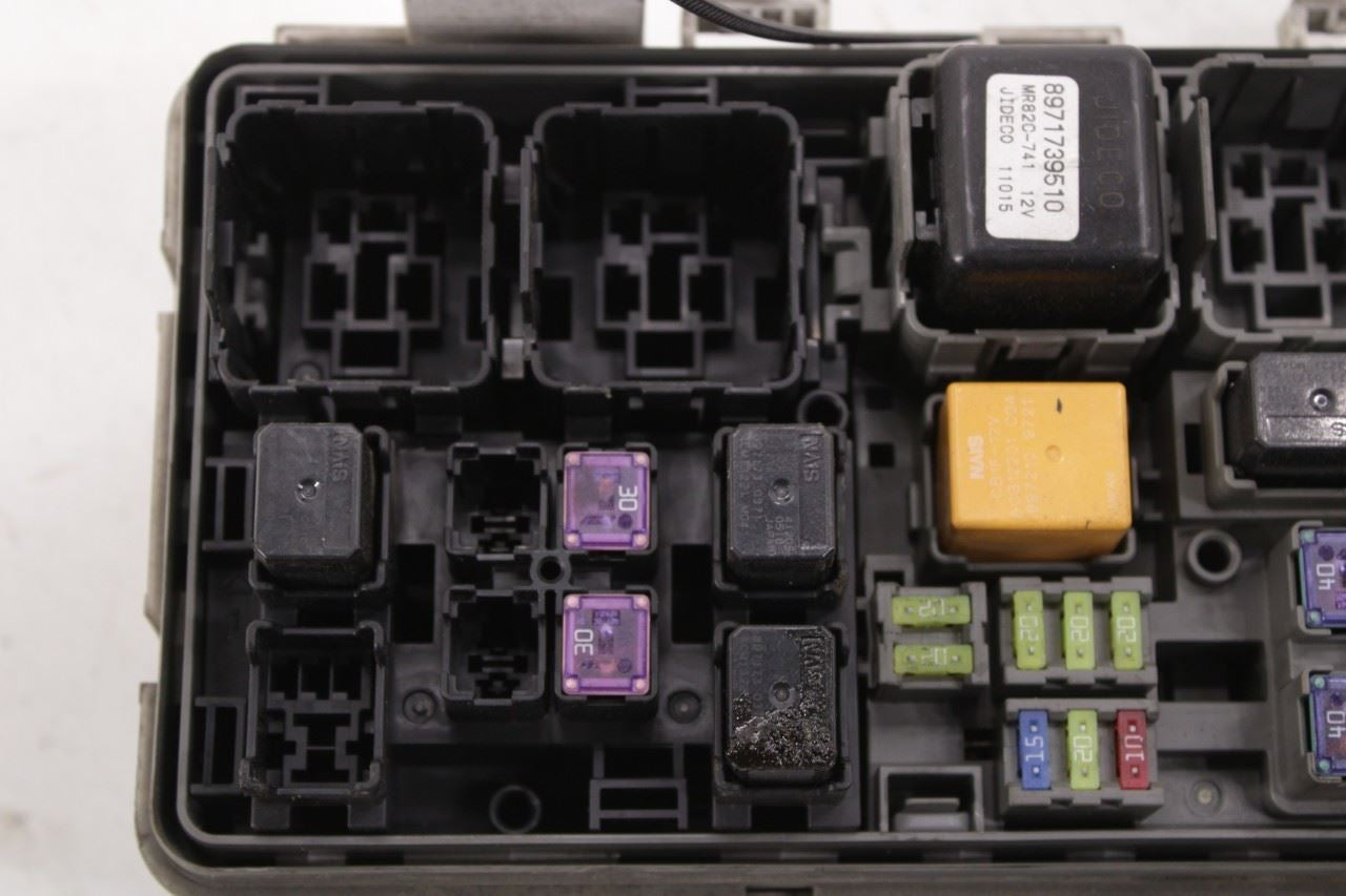 2012-2020 Isuzu NPR HD Fuse Relay Box 8-98113-687-0 OEM - Alshned Auto Parts