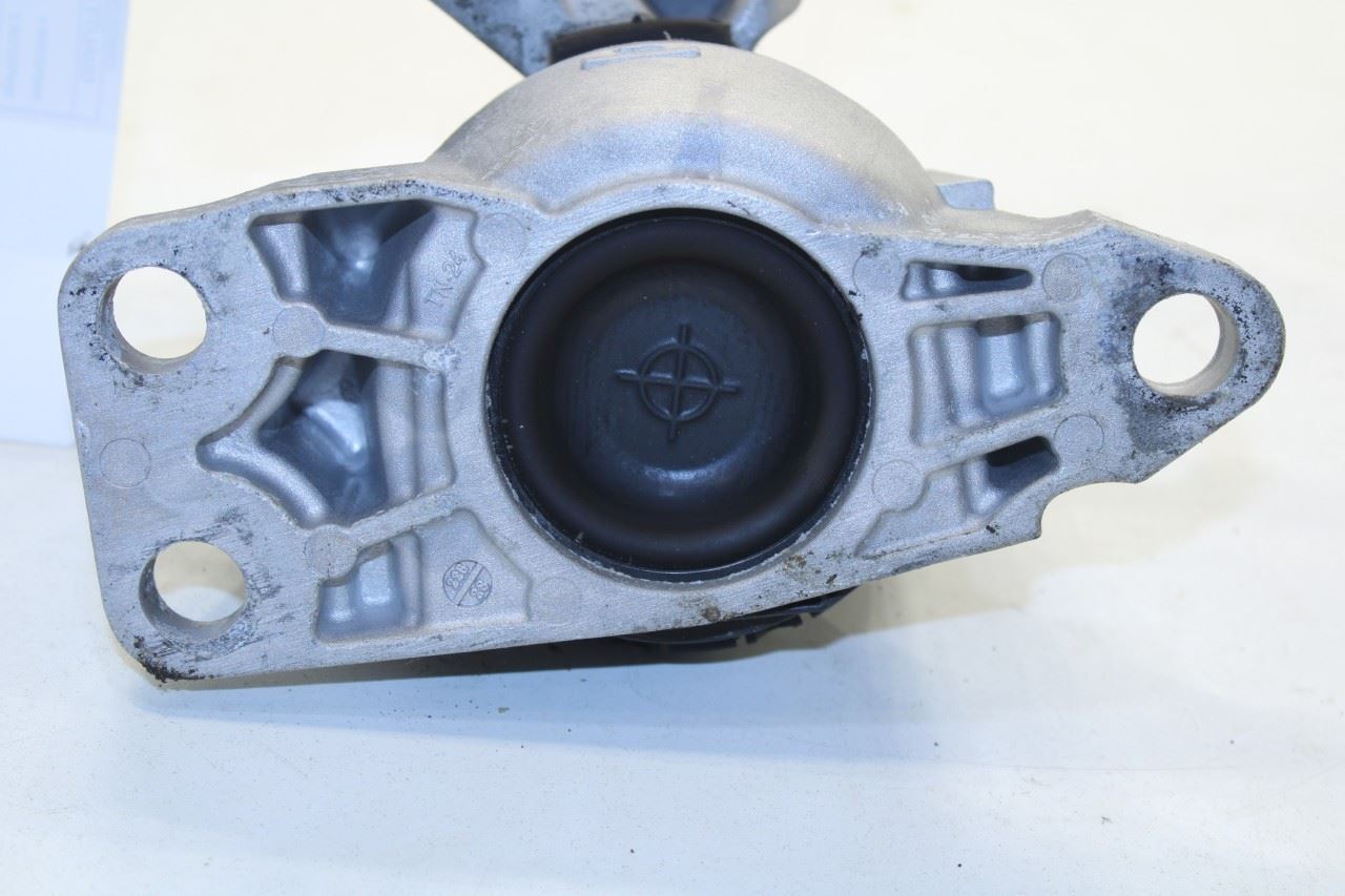 2017-22 Nissan Rogue Sport SL 2.0L AWD Right Engine Mount Insulator 11210-4BB0B - Alshned Auto Parts