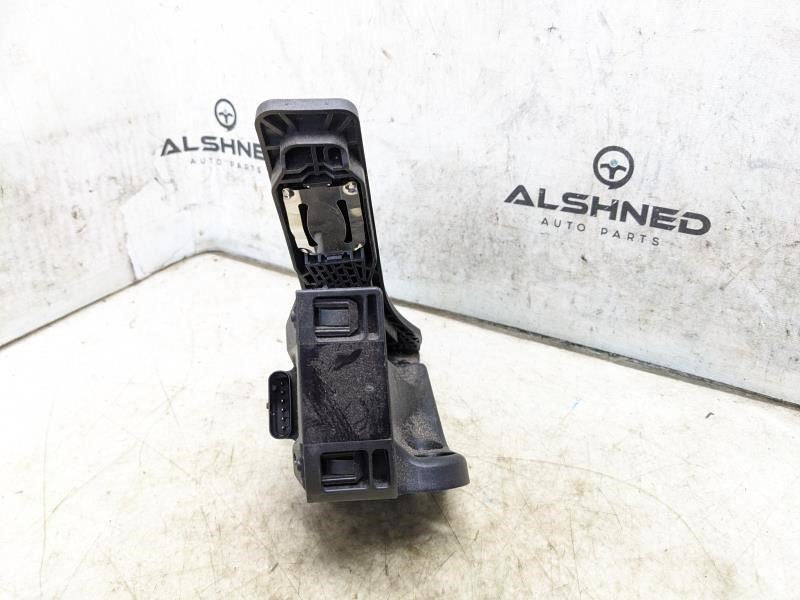 2015-2020 Mercedes-Benz C300 Gas Accelerator Throttle Pedal 205-300-00-04 OEM - Alshned Auto Parts
