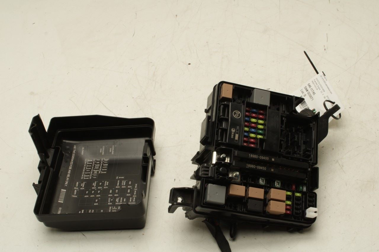 19-20 Kia Optima LX 2.4L Engine Bay Fuse Relay Box Module w/ Wire Harness *ReaD* - Alshned Auto Parts