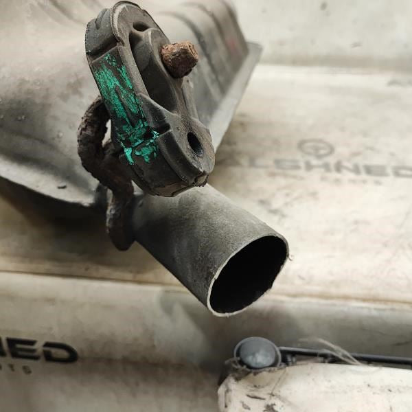 2014-20 Jeep Grand Cherokee Overland 3.6L Rear Right Exhaust Muffler 68276648AA - Alshned Auto Parts