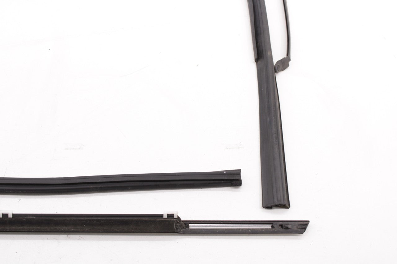16-18 KIA Sorento EX RR LH Door Run Channel w/ Belt Outer and Inner Weatherstrip - Alshned Auto Parts