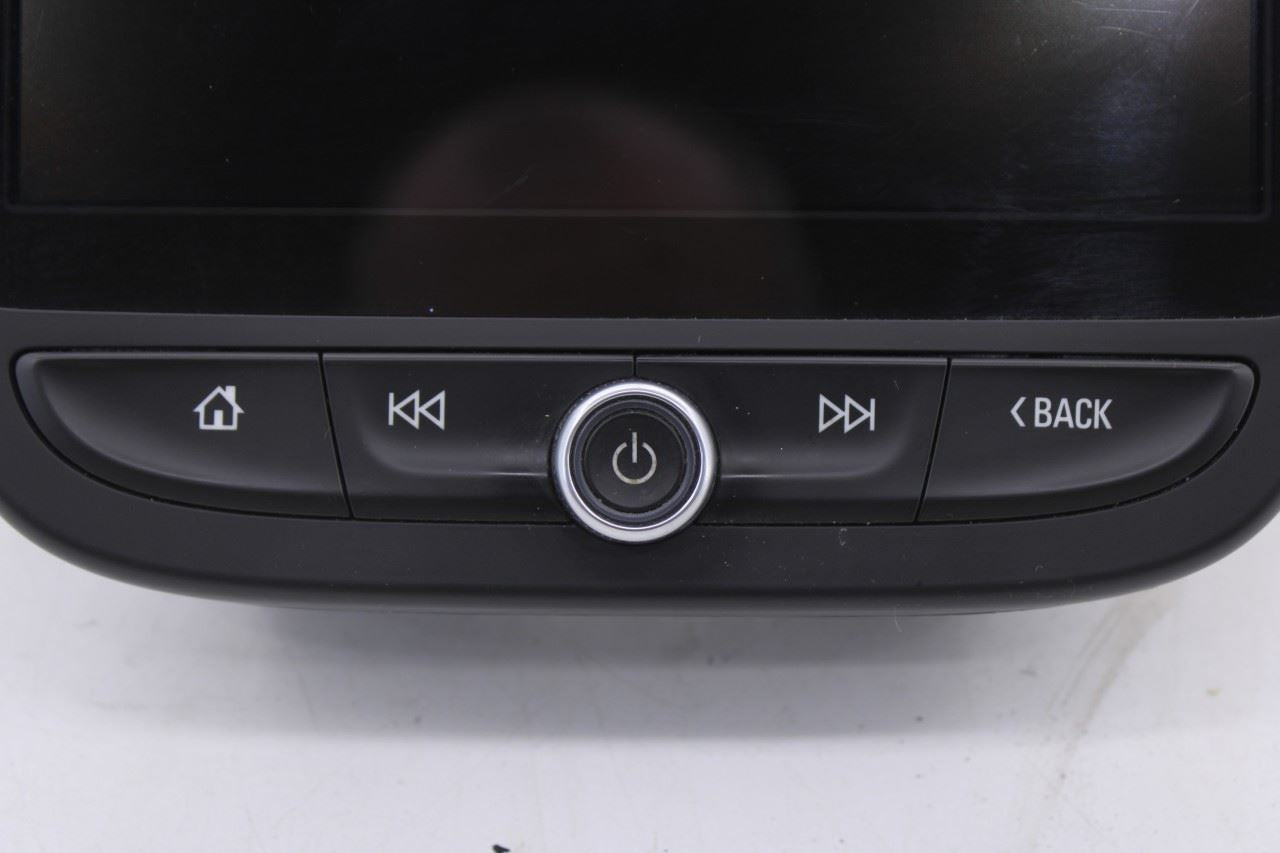 2018 Chevrolet Equinox Malibu Information 8.0 Display w/ Radio Faceplate Control2