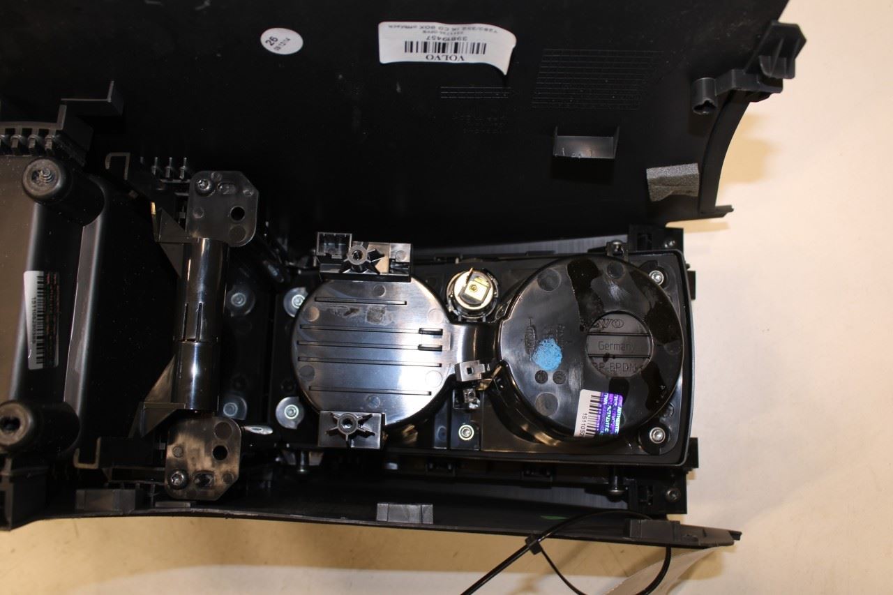 2015-2018 Volvo S60 T5 Premier Center Floor Console Body Assembly 39819457 OEM - Alshned Auto Parts