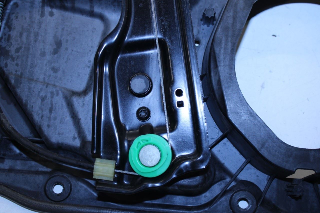 12-15 Mercedes-Benz ML350 FR RH Door Window Regulator w/ Carrier Plate and Motor - Alshned Auto Parts