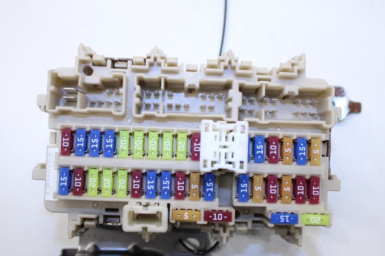 17-20 Nissan Pathfinder SV 3.5L Cabin Instrument Panel Fuse Relay Junction Block - Alshned Auto Parts