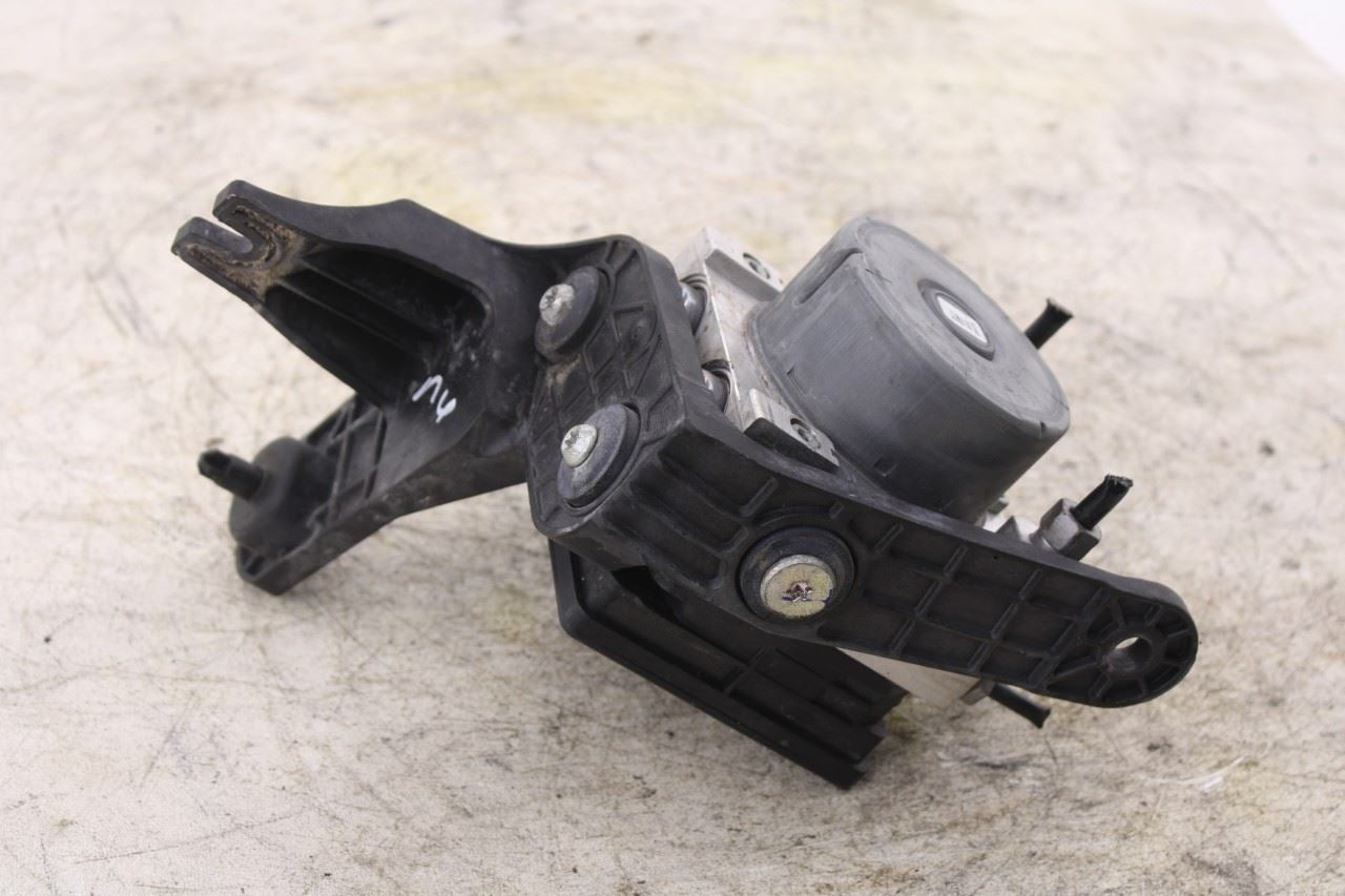 2018-2019 Chevrolet Equinox LT 1.5L ABS Anti Lock Brake Pump Control Module OEM8