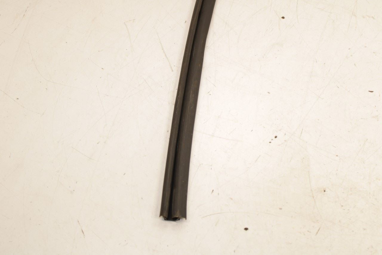 2014-2020 Infiniti QX60 Front Left Door Run Channel w/ Belt Molding Weatherstrip - Alshned Auto Parts