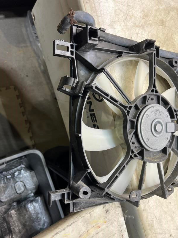 16-22 Toyota Prius 1.8L Dual Radiator Cooling Fan Motor Assy 16711-37160 *ReaD* - Alshned Auto Parts