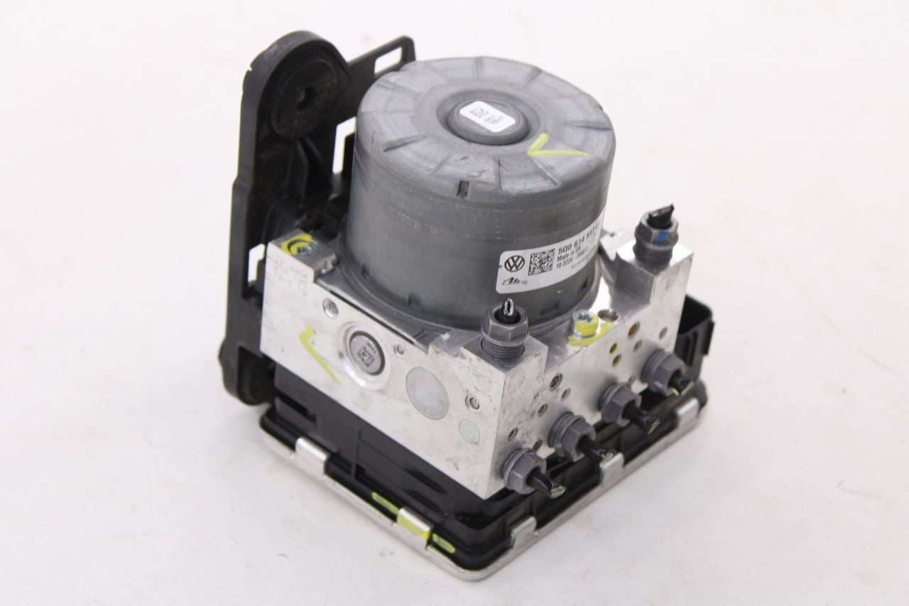 2019-2024 Volkswagen Jetta SE 1.5L ABS Anti Lock Brake Pump Control Module OEM1