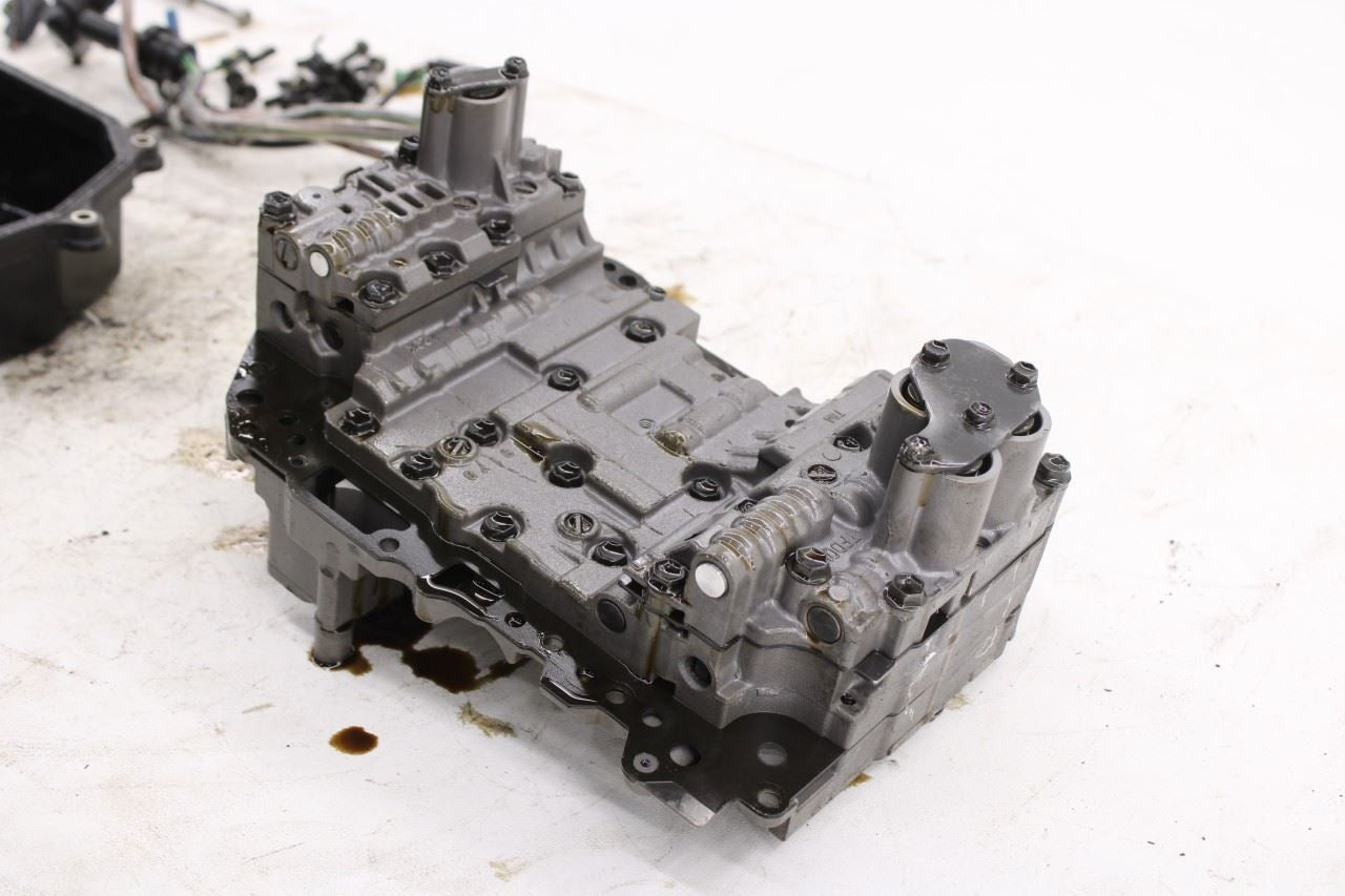 2015-2016 Mini Countryman Cooper S 1.6L AWD 6-Spd Auto Transmission Valve Body3
