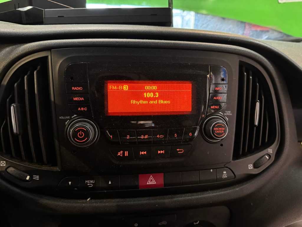 2015-16 Ram ProMaster City Audio Equipment Radio Receiver w/ Display 5YZ74LXHAA - Alshned Auto Parts