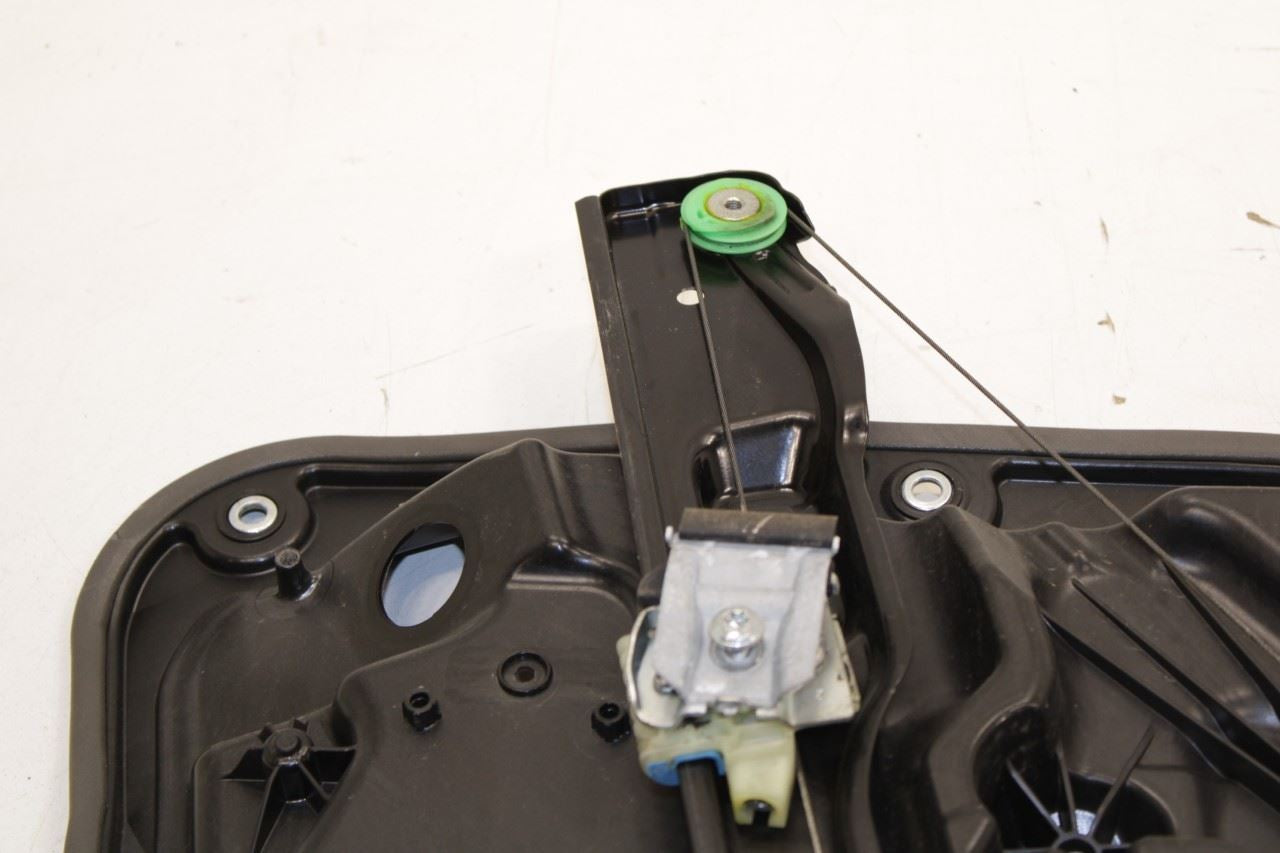 11-18 Porsche Cayenne Platinum Front Right Door Window Regulator w Carrier Plate - Alshned Auto Parts