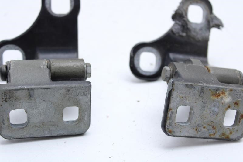 2003-12 Land Rover Range Rover Front RH Door Hinge Upper and Lower BDB760020 OEM - Alshned Auto Parts